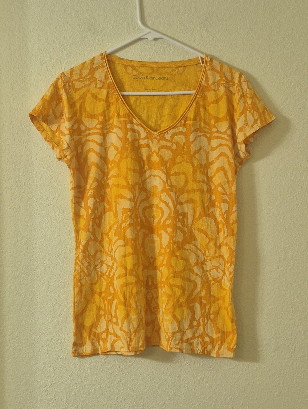Calvin Klein Jeans Yellow & White Abstract V-Neck Tee